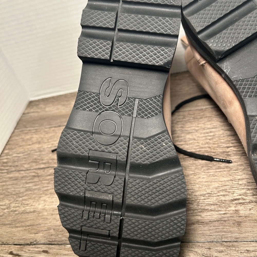 Sorel boots - Picture 5 of 6